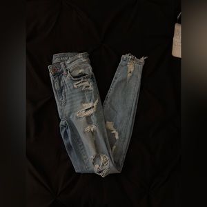American Eagle ripped light wash jeans
